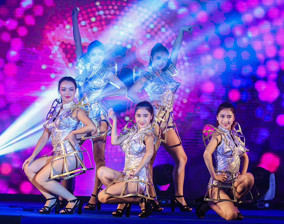 怎樣租到稱心如愿的演藝服裝