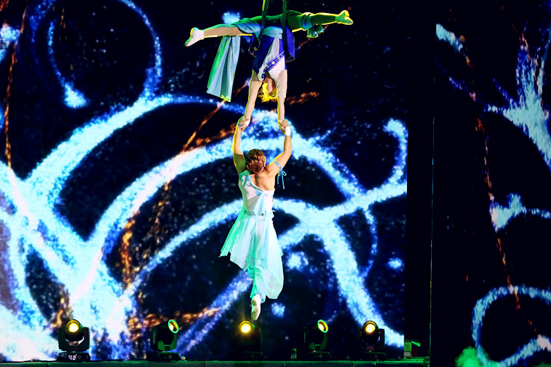 演藝公司怎樣滿足人們對(duì)演藝服的需求